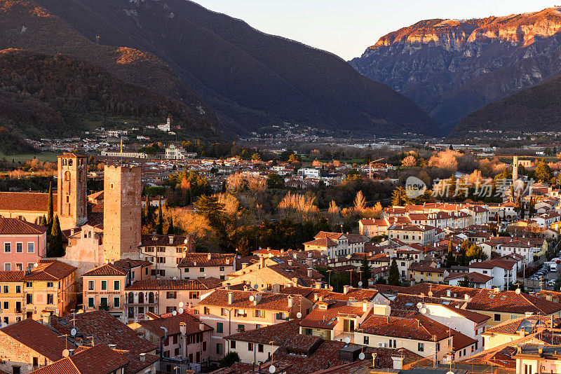 Bassano del Grappa - Panorama nord 和 Valsugana